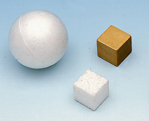 Cubes (2x) and ball (1x)