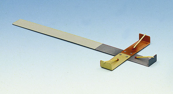 Simple apparatus for demonstrating heat conductivity