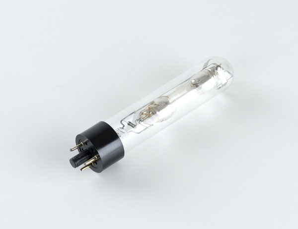 Sodium lamp for polarimeter