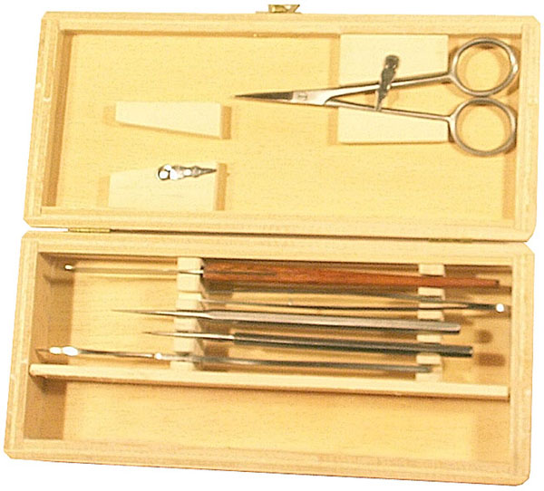 Microscopy set in wood case, 7 parts