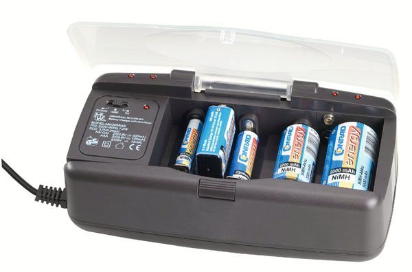 Universal recharger for NiCd and Ni-MH batteries