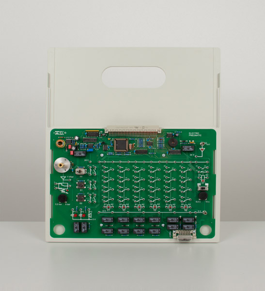 COM3LAB Course: Electro Pneumatics - COM4LAB ready