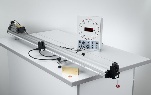 Relationship between displacement and time - Measurement using an electronic stopwatch