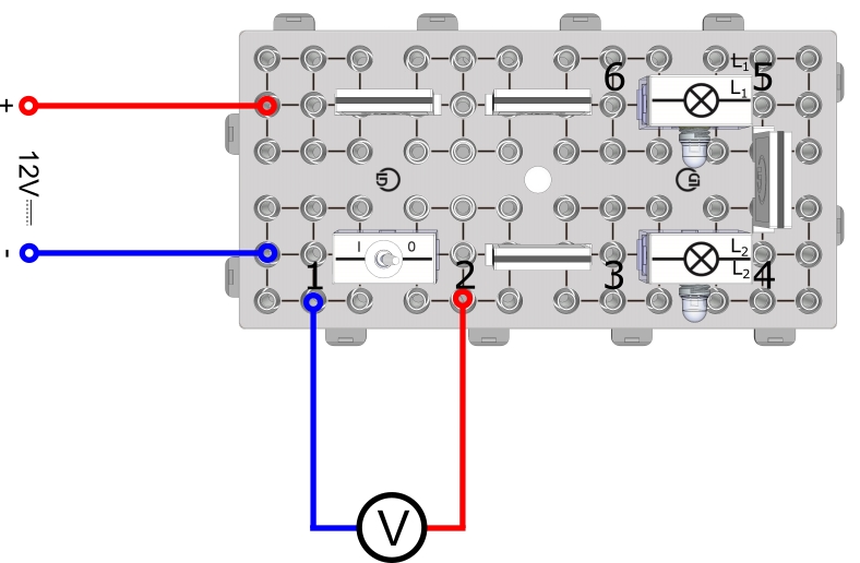 Measuring voltage in a simple circuit