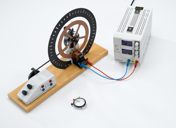 Free rotational oscillations - Measuring with a hand-held stopclock