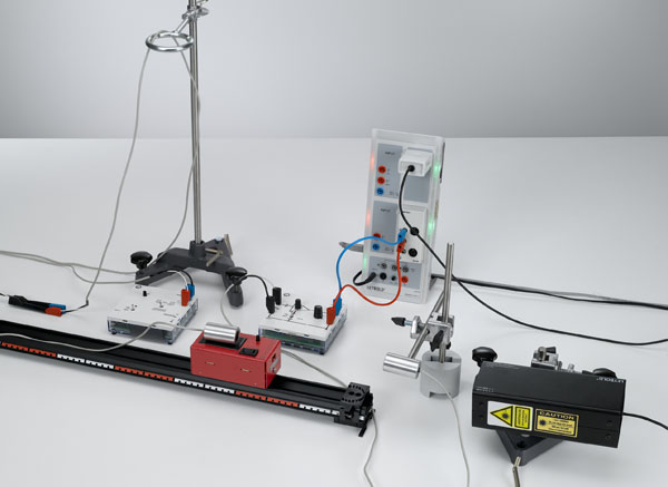 Investigating the Doppler effect with ultrasonic waves - Recording and evaluating with CASSY