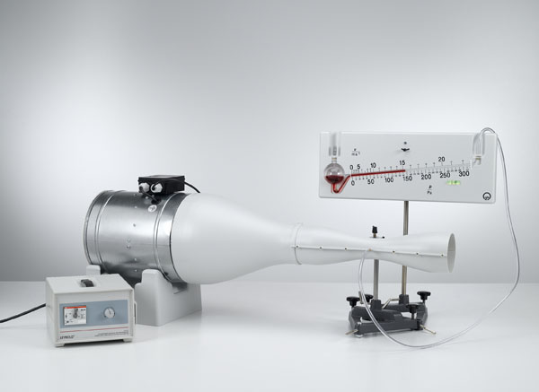 Static pressure and determination of the volume flow with a Venturi tube - Measuring the pressure with the precision manometer