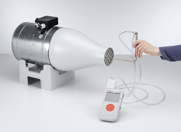 Determining the wind speed with a Prandtl pressure probe- Measuring the pressure with a pressure sensor and CASSY