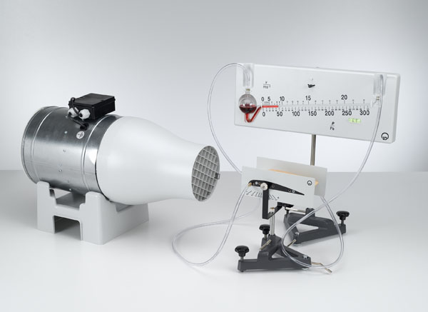 Pressure curve on an airfoil profile - Measuring the pressure with the precision manometer