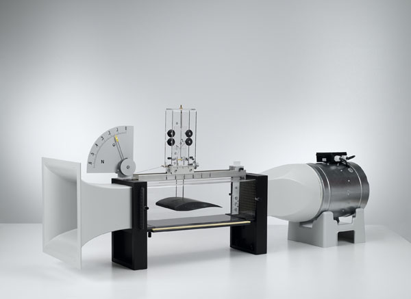 Measurement of airfoils in a wind tunnel