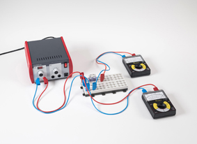 The voltmeter as an ohmic resistor in a circuit