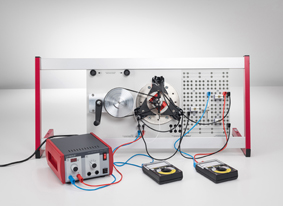 Comparing star and delta connections on a three-phase generator 