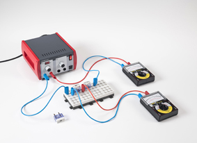 Recording the current-voltage characteristics of diodes