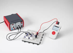 Rectifying AC voltage using diodes with CASSY