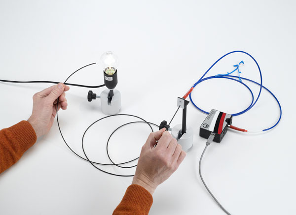 Absorption spectra of PMMA optical waveguide - Recording and evaluating with a spectrophotometer