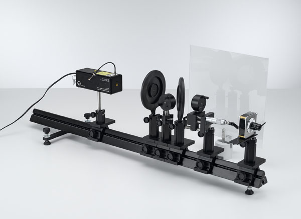 Determining the wavelength of the light of an He-Ne laser using a Michelson interferometer - Set-up on the optical bench