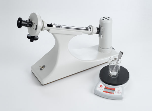 Determining the concentration of sugar solutions with a standard commercial polarimeter