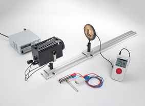 Determining the radiant flux density and the luminous intensity of a halogen lamp