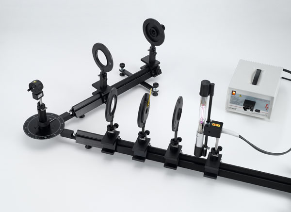 Observing the splitting of the Balmer series on deuterated hydrogen (isotope splitting) - Observing the line splitting with a telescope setup