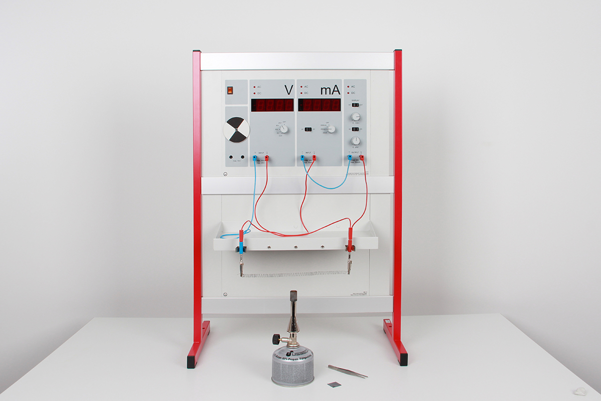 Temperature-dependency of the conductivity of solids